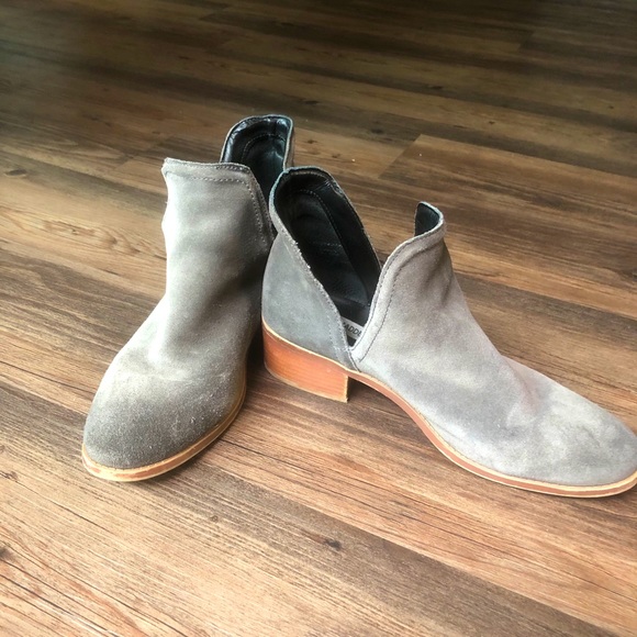 Steve Madden Shoes - Steve Madden gray booties